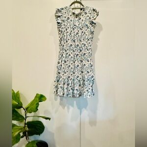 Universal Threads mini dress
Size Medium